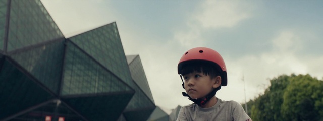Video Reference: Helmet, Personal protective equipment, Child, Headgear, Sports gear, Cool, Photography, Sports equipment, Recreation