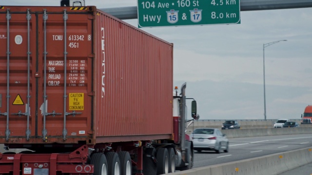 Video Reference: Transport, Freight transport, Shipping container, Mode of transport, Vehicle, trailer truck, Trailer, Truck, Cargo, Road