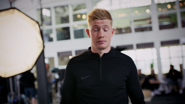 Video Reference: Shoulder, Physical fitness, Room, Photography, Smile