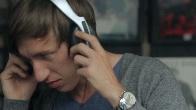 Video Reference: Audio equipment, Headphones, Gadget, Nose, Electronic device, Technology, Ear, Hearing, Hand, Finger, Person