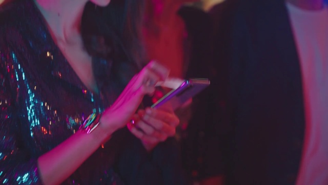 Video Reference: Pink, Performance, Magenta, Light, Violet, Purple, Event, Music venue, Fun, Stage