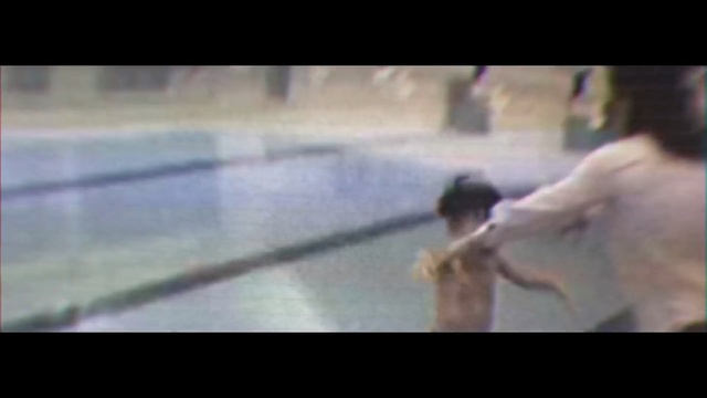 Video Reference: Snapshot, Fun, Arm, Hand, Leg, Photography, Muscle, Leisure, Bathing