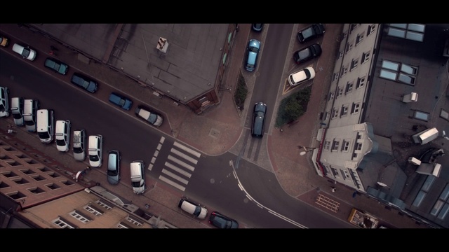 Video Reference: Metropolitan area, Intersection, Metropolis, Mode of transport, Urban area, Architecture, Street, Infrastructure, Screenshot, Aerial photography