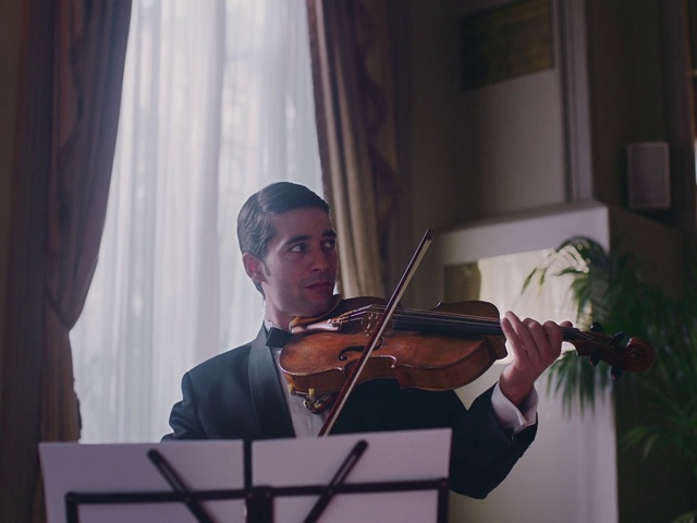 Video Reference: Violinist, Violin, String instrument, Violist, Violin family, Music, Musical instrument, Bowed string instrument, Viola, Fiddle