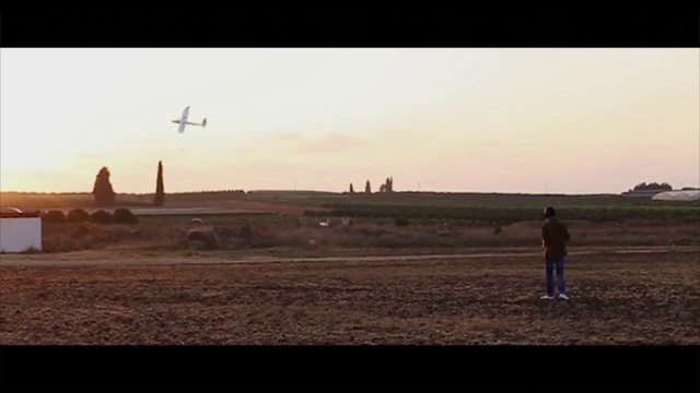 Video Reference: Horizon, Plain, Sky, Natural environment, Ecoregion, Steppe, Landscape, Prairie, Atmosphere, Photography