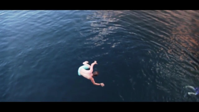 Video Reference: water, geological phenomenon, sea, swimming, underwater, terrain, recreation, extreme sport, marine biology, adventure