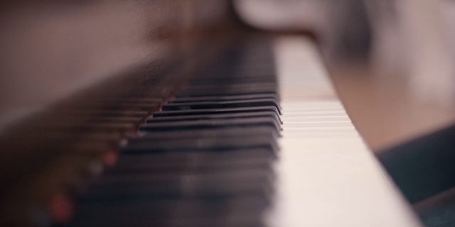 Video Reference: Musical instrument, Piano, Electronic instrument, Digital piano, Technology, Electronic device, Line, Musical keyboard, Keyboard, String instrument