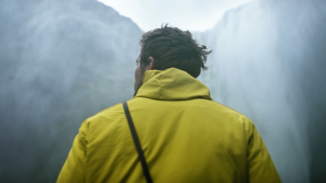 Video Reference: Atmospheric phenomenon, Sky, Outerwear, Mist, Photography, Neck, Cloud, Smoke, Back, Jacket