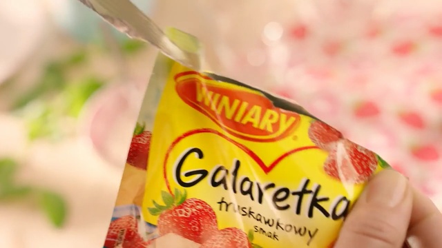 Video Reference: Food, Natural foods, Fruit, Ingredient, Superfruit, Sweetness, Plant, Strawberry, Strawberries, Cuisine, Person