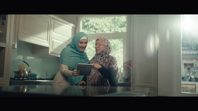 Video Reference: Photograph, Snapshot, Screenshot, Human, Sitting, Conversation, Organism, Room, Photography, Fun