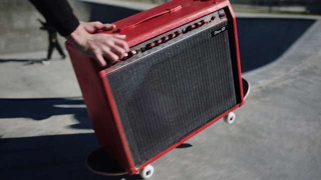 Video Reference: Guitar amplifier, Electronic instrument, Musical instrument, Audio equipment, Technology, Electronic device, Radiator