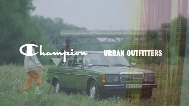 Video Reference: car, motor vehicle, vehicle, mode of transport, family car, automotive exterior, mercedes benz w123, mercedes benz, grass, vintage car