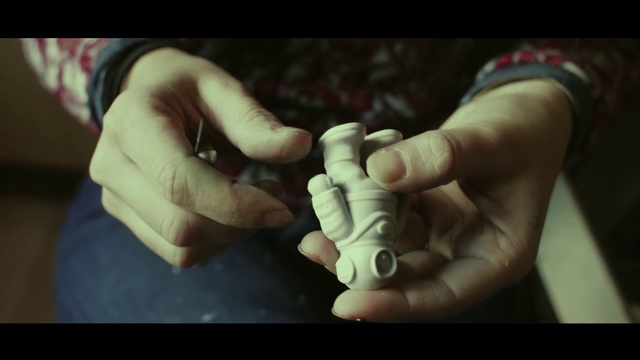 Video Reference: Finger, Hand, Nail, Thumb, Gesture, Child, Wrinkle