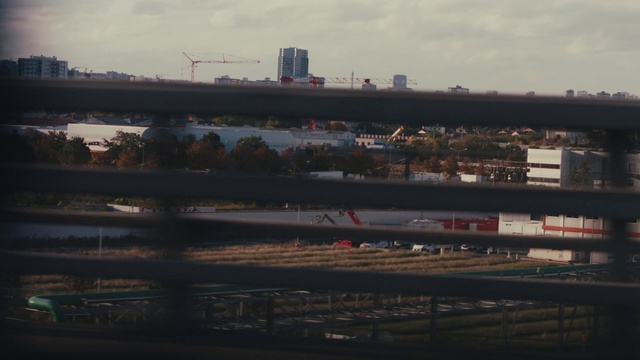 Video Reference: Sky, Urban area, City, Transport, Skyline, Cloud, Morning, Metropolitan area, Evening, Infrastructure