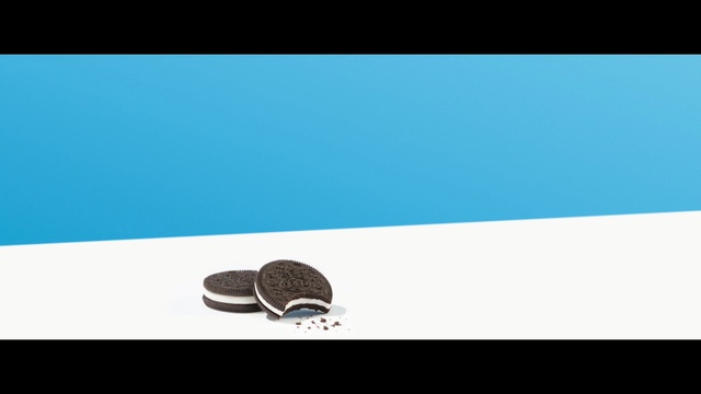 Video Reference: pack shot, pack, cookies, oreo, packshot, white table