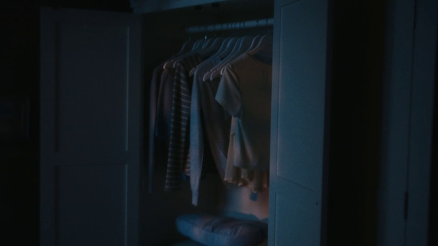 Video Reference: Blue, Black, Room, Organism, Still life photography, Darkness, Photography, Art, Electric blue, Interior design