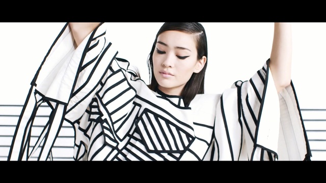 Video Reference: beauty, fashion model, shoulder, fashion, girl, black and white, product, design, joint, fashion design, Person