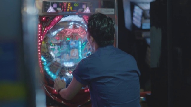 Video Reference: Games, Recreation, Technology, Fun, Glass, Electronic device, Machine