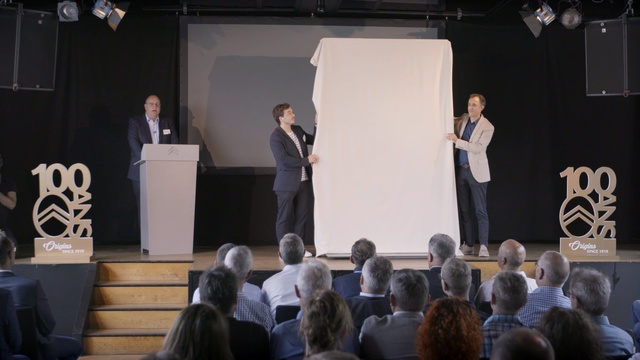 Video Reference: Event, Fashion, Public speaking, Stage equipment, Convention, Design, Crowd, Architecture, Stage, Performance, Person