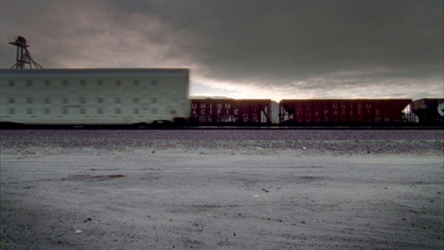 Video Reference: Sky, Cloud, Horizon, Water, Wall, Atmosphere, Architecture, Winter, Sea, City