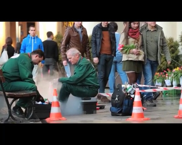 Video Reference: People, Social group, Community, Fun, Snapshot, Youth, Sitting, Crowd, Recreation, Jacket, Person