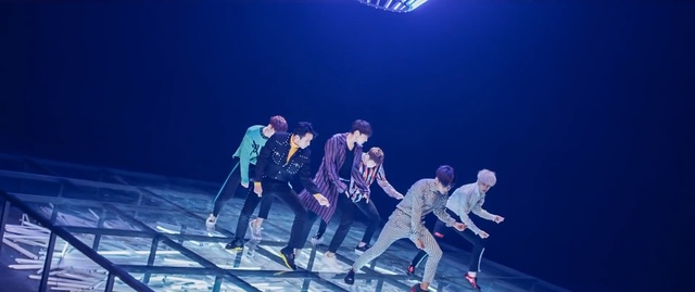 Video Reference: performance, entertainment, stage, performing arts, concert, event, musical theatre, fun, music artist, public event