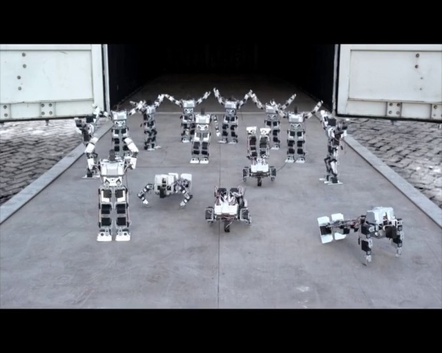 Video Reference: Black-and-white, Photography, Monochrome photography, Monochrome, Style, Games, Crowd