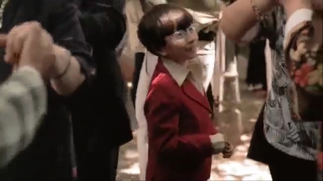 Video Reference: Fashion, Snapshot, Hairstyle, Dress, Blond, Long hair, Event, Glasses, Ceremony, Formal wear