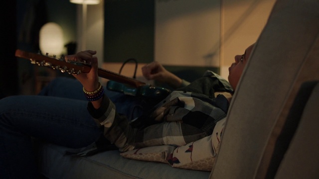 Video Reference: Room, Musical instrument