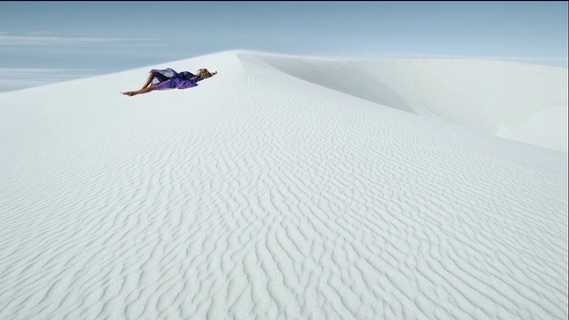 Video Reference: Sand, Desert, White, Natural environment, Dune, Aeolian landform, Erg, Landscape, Singing sand, Sky