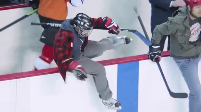 Video Reference: Snow, Sports, Ice hockey equipment, Footwear, Sports equipment, Ice, Sports gear, Ice hockey, Team sport, Ski cross, Person