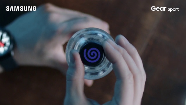 Video Reference: Water, Product, Blue, Lens, Hand, Eye, Finger, Cameras & optics, Photography, Electric blue