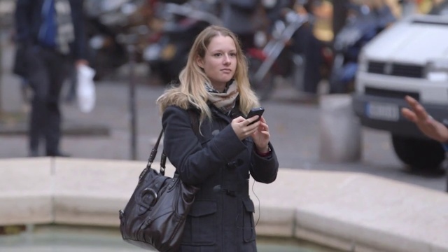 Video Reference: Street fashion, Snapshot, Blond, Fashion, Jacket, Fur, Photography, Street, Outerwear, Long hair