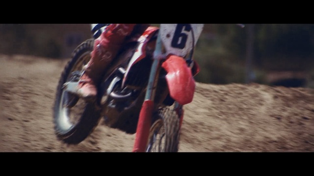 Video Reference: Vehicle, Sports, Racing, Freeride, Bicycle, Extreme sport, Motocross, Soil, Mountain bike, Downhill mountain biking