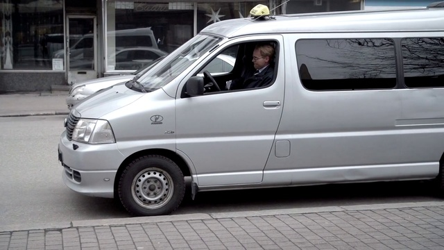 Video Reference: Land vehicle, Vehicle, Car, Motor vehicle, Van, Minivan, Compact van, Microvan, Minibus, Toyota