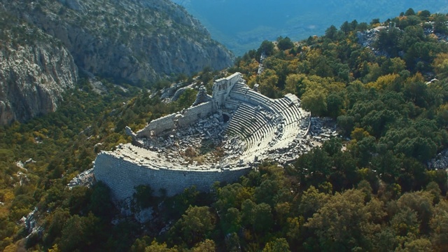 Video Reference: Mountainous landforms, Mountain, Natural landscape, Mountain range, Wilderness, Hill station, Biome, Aerial photography, Ridge, Landscape