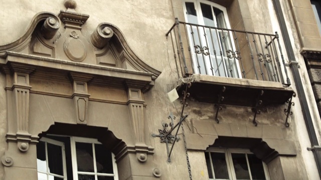 Video Reference: Architecture, Property, Building, Facade, Balcony, House, Window, Neighbourhood, Material property, Real estate