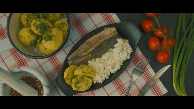 Video Reference: food, vegetable, dish, vegetarian food, cuisine, meal, indian cuisine, recipe, banana family, garnish