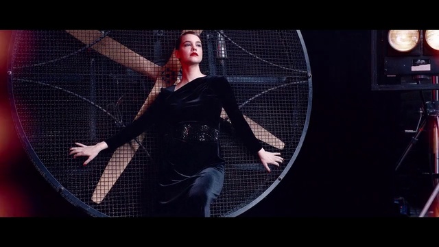 Video Reference: Performance, Beauty, Fashion, Design, Photography, Flash photography, Performing arts, Dress, Photo shoot, Event