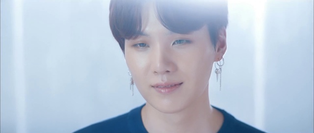 Video Reference: Face, Hair, Chin, Forehead, Eyebrow, Skin, Facial expression, Hairstyle, Cheek, Nose