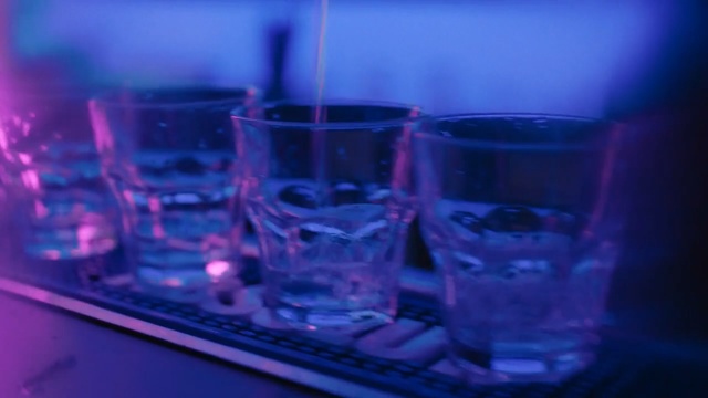 Video Reference: Blue, Violet, Cobalt blue, Purple, Glass, Highball glass, Drink, Transparent material, Drinkware, Water