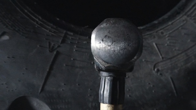 Video Reference: Still life photography, Light, Darkness, Photography, Automotive tire, Metal, Space, Circle