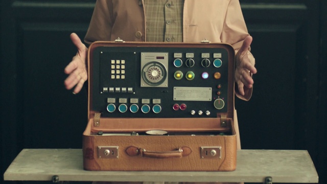 Video Reference: Electronics, Technology, Electronic instrument, Electronic device, Hand, Gadget