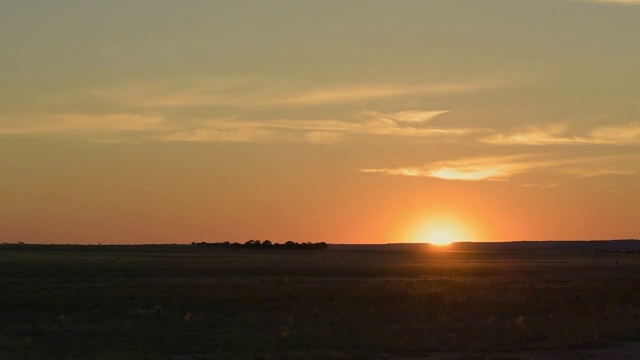 Video Reference: Sky, Horizon, Sunset, Sunrise, Evening, Cloud, Sun, Dusk, Morning, Ecoregion