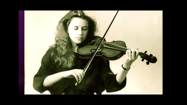 Video Reference: Violinist, Violist, Violin, Fiddle, String instrument, Violin family, Musical instrument, Bowed string instrument, Viola, Violone