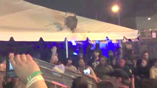 Video Reference: Crowd, Audience, People, Performance, Event, Nightclub, Stage, Purple, Music venue, Public event