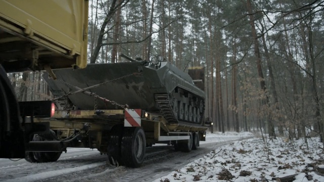 Video Reference: Vehicle, Mode of transport, Winter, Snow, Transport, Truck, Automotive tire, Military vehicle, Tree, Tire