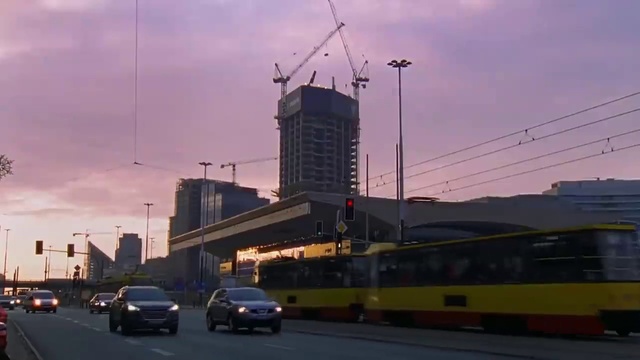 Video Reference: Transport, Urban area, Mode of transport, Metropolitan area, Landmark, Sky, City, Architecture, Downtown, Town