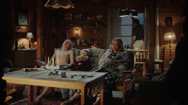 Video Reference: Games, Table, Room, Restaurant, Conversation, Recreation, Sitting, Furniture, Tavern