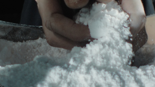 Video Reference: Sea salt, Fleur de sel, Hand, Table salt, Chemical compound, Washing, Comfort food, Snow, Foam